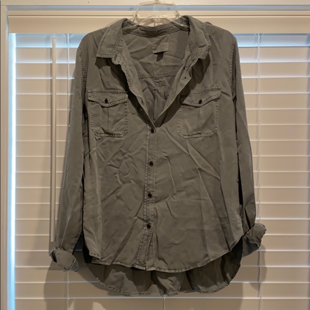 Universal Threads grey button down! XL